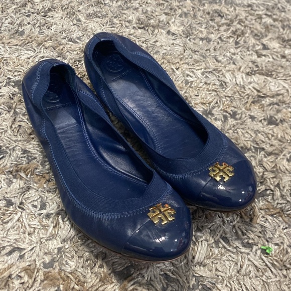 Tory Burch Deep Blue Flats with Gold Accent sz 9 great condition - Picture 11 of 11